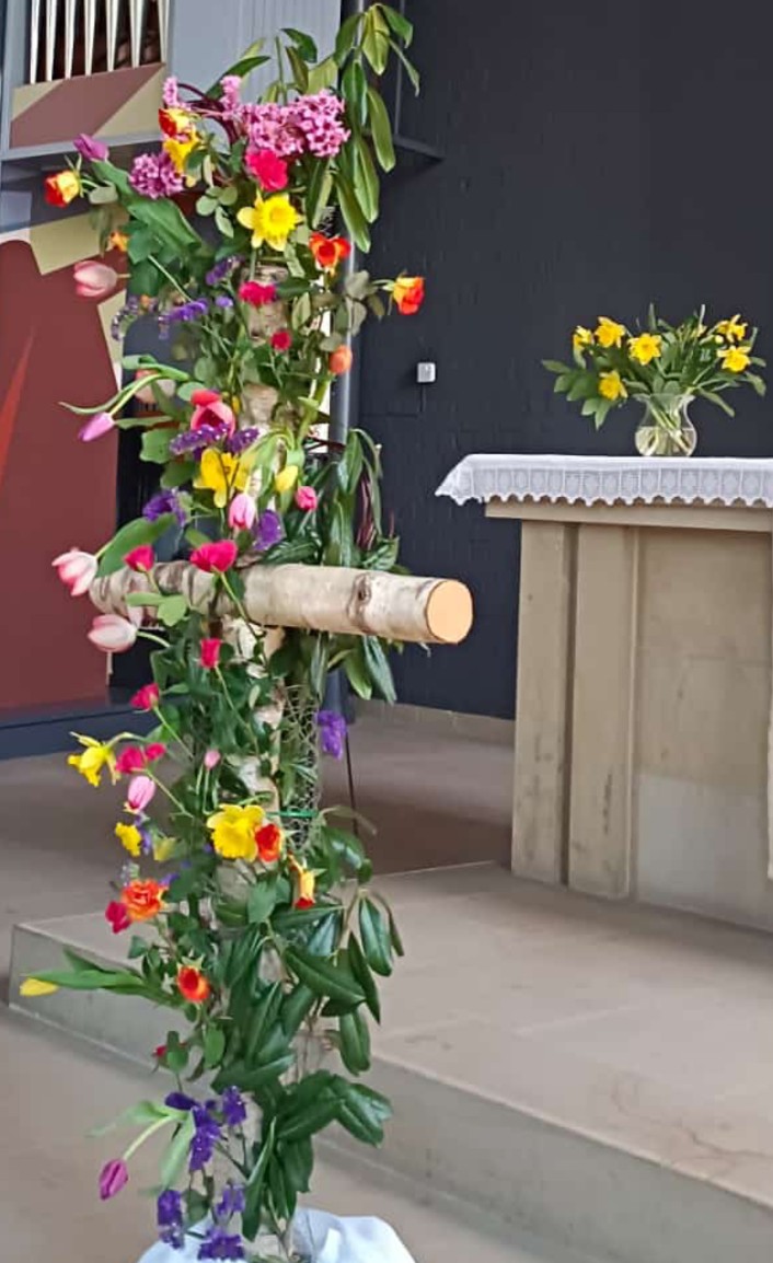 Das Kreuz wird zum Lebensbaum