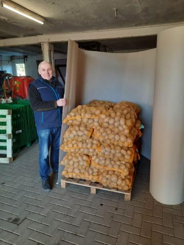 Mögen diese Spenden die Menschen erreichen, die sie nötig haben.