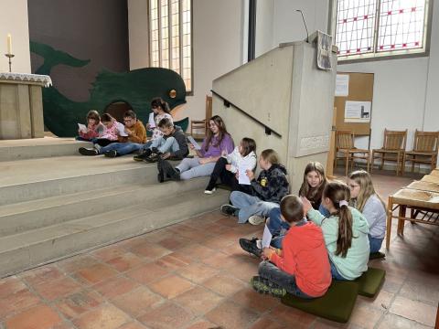 Psalm 23 im Wechsel in der Kirche